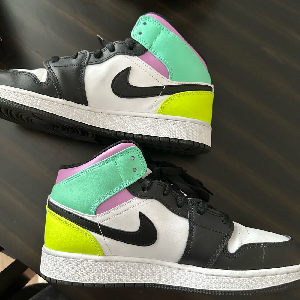 Nikes 7 youth